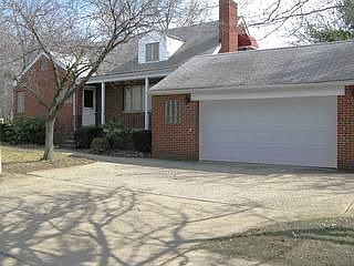 2nd image of 27175 Hilliard Blvd