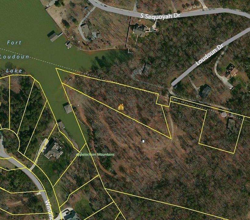 2nd image of 205 Loudon Dr