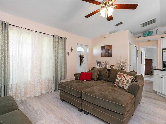 5th image of 4137 NE 9th Pl