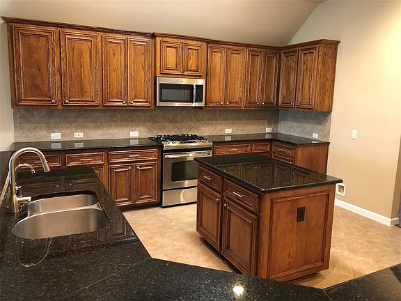 4th image of 5427 Linden Rose Ln