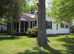 308 N 3rd St, Bayboro, NC 28515