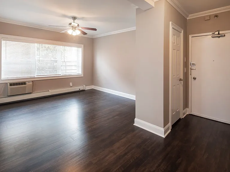 30 Euclid Ave — Photo 31