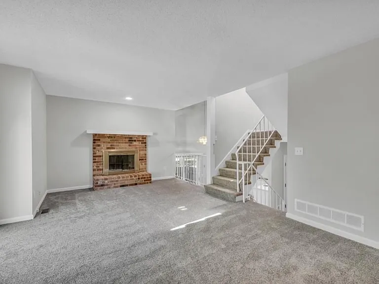 10002 W 86th St — Photo 7