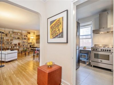 90 BRYANT Avenue #Croydon 2D, White Plains, NY, 10605