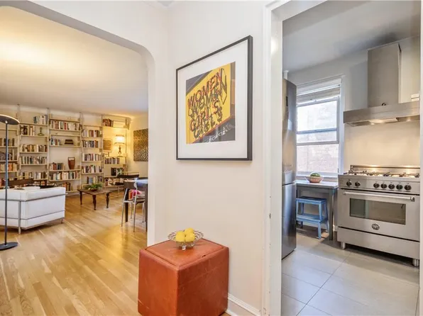 90 BRYANT Avenue #Croydon 2D, White Plains, NY 10605