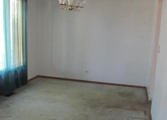 5th image of 1009 S Stewart Ave