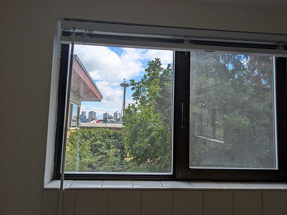 3rd image of 909 4th Ave N APT B