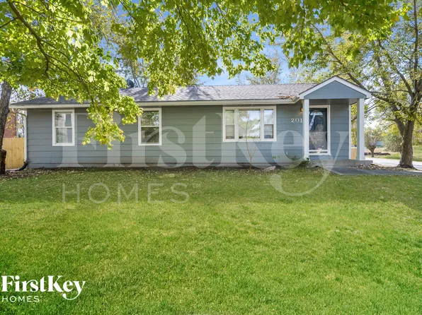 201 E Hale St, Spring Hill, KS 66083