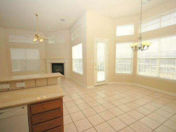 4th image of 4438 Kelly Dr