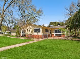 214 Greenbriar Ln, Streamwood, IL 60107