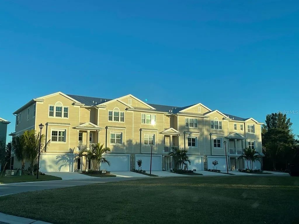 Building Photo - 10425 Pilothouse Cir #131