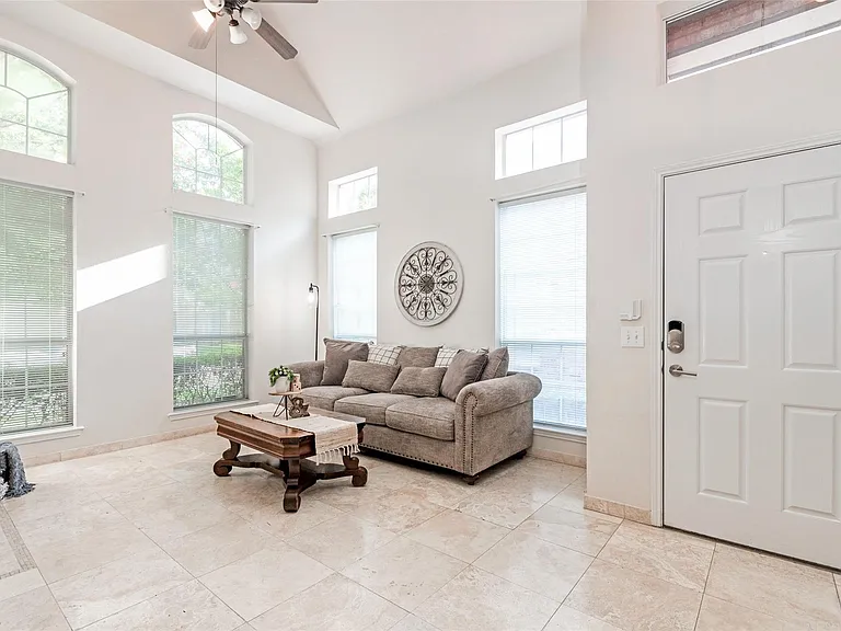 11549 Fountainbridge Dr — Photo 4