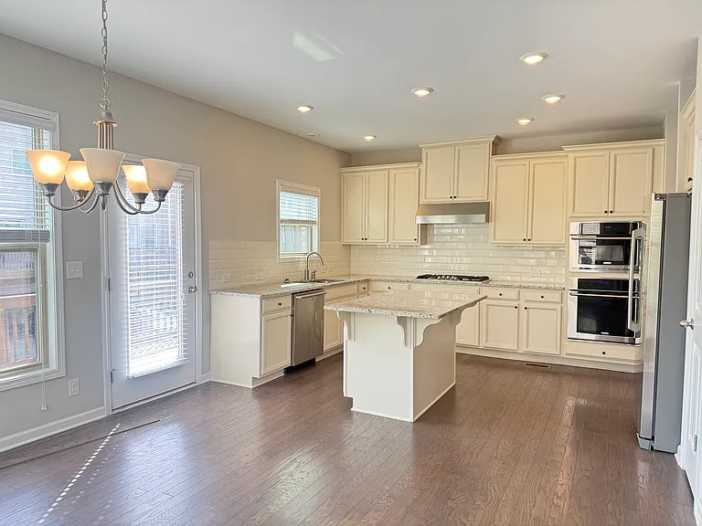 590 Sunset Park Dr — Photo 10