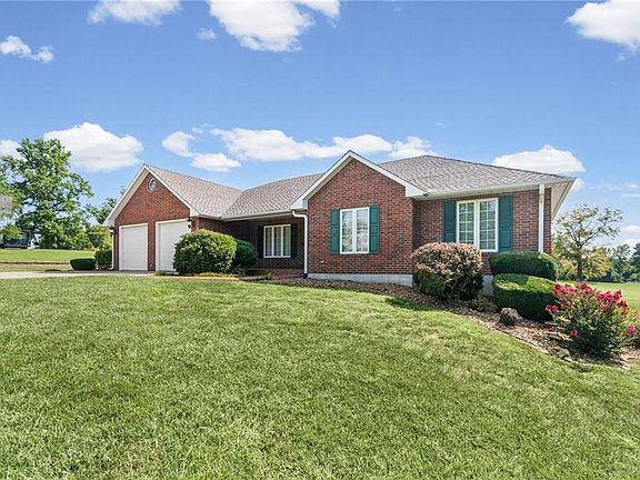 5th image of 111 Walnut Dr