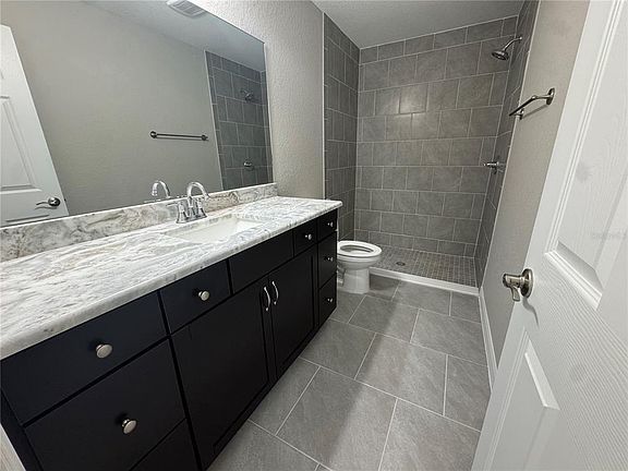 5th image of 17603 SW 112th Ln