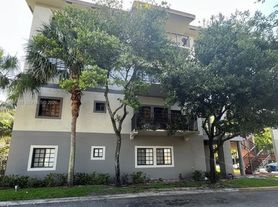 2801 Riverside Dr, Coral Springs, FL