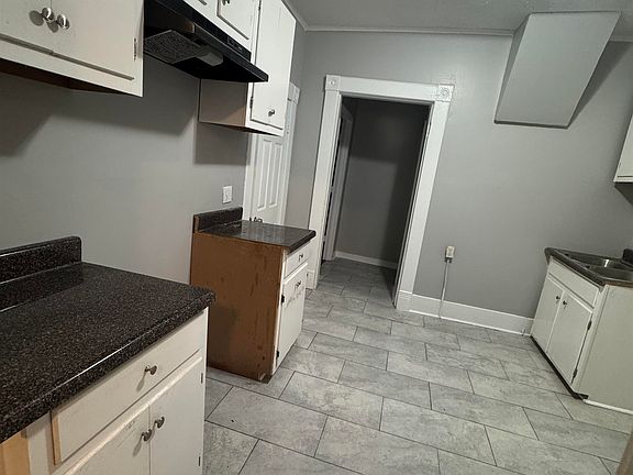 2nd image of 629 E Trigg Ave