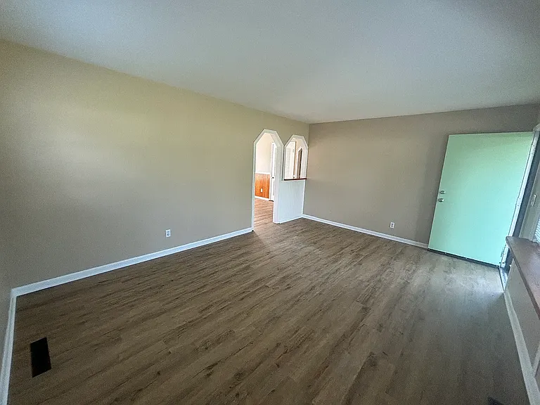 1807 Ashmoor Ln — Photo 4