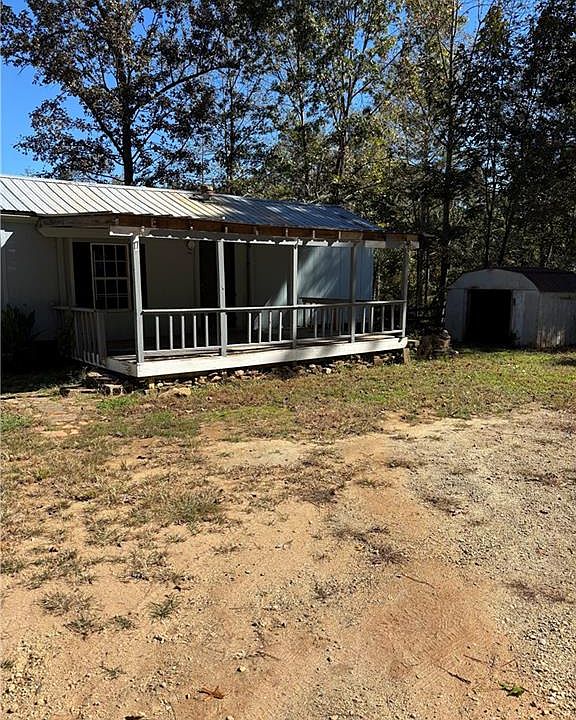 1st image of 17 Lewis Dr