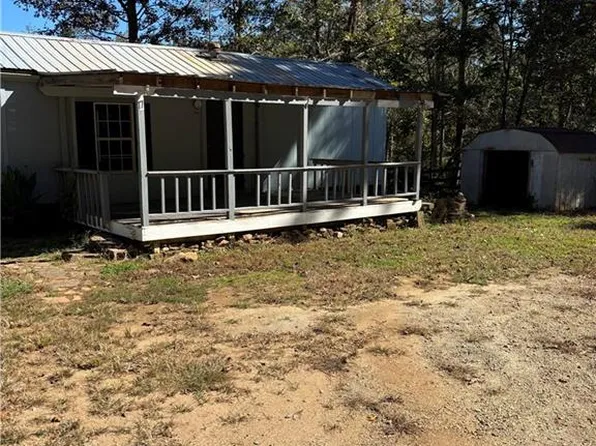 17 Lewis Dr, Lavonia, GA 30553