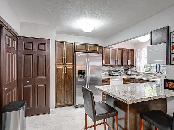 5th image of 6500 Kendale Lakes Drive #113
