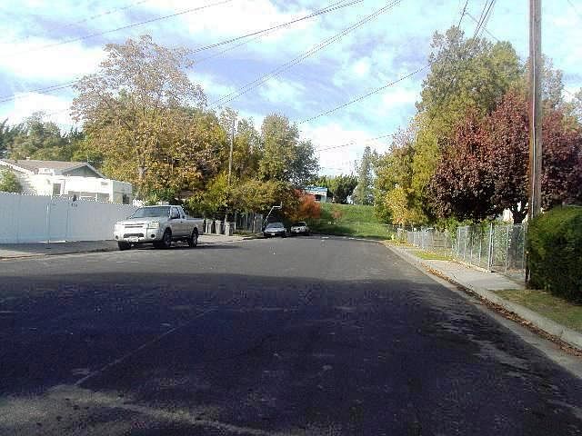 2nd image of 428 Myrtle Ave