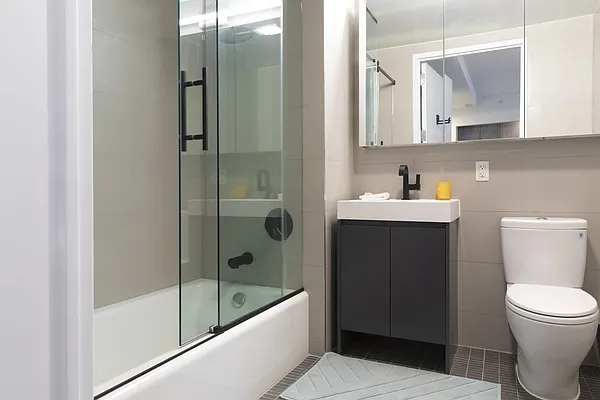 Rented by Kahen Properties | media 18