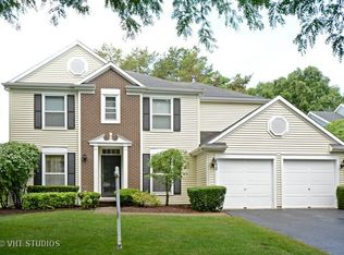 220 Pontiac Ln, Vernon Hills, IL