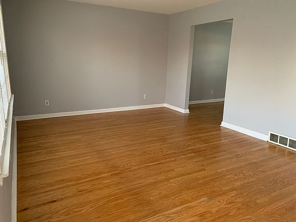 3rd image of 2520 Melody Way