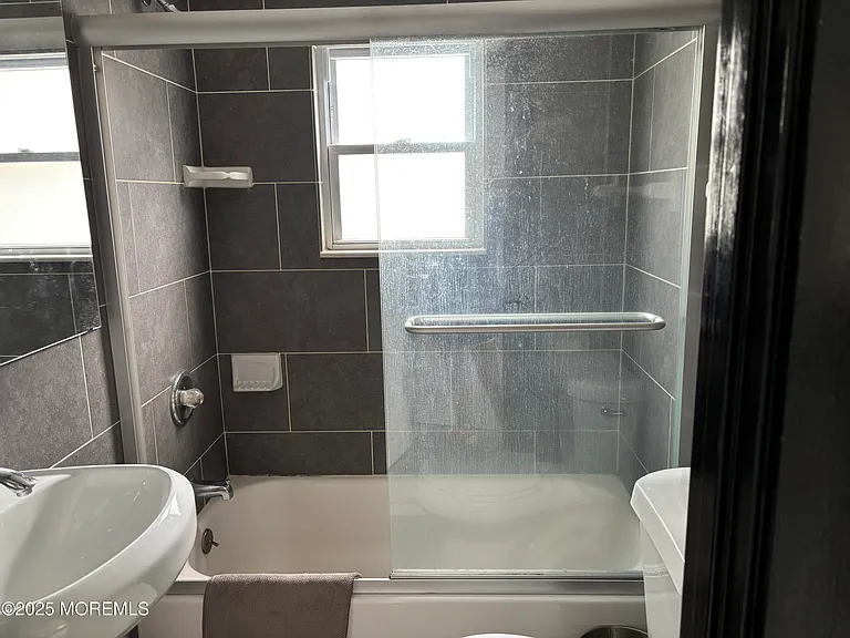 410 Burlington Ave #REAR — Photo 6