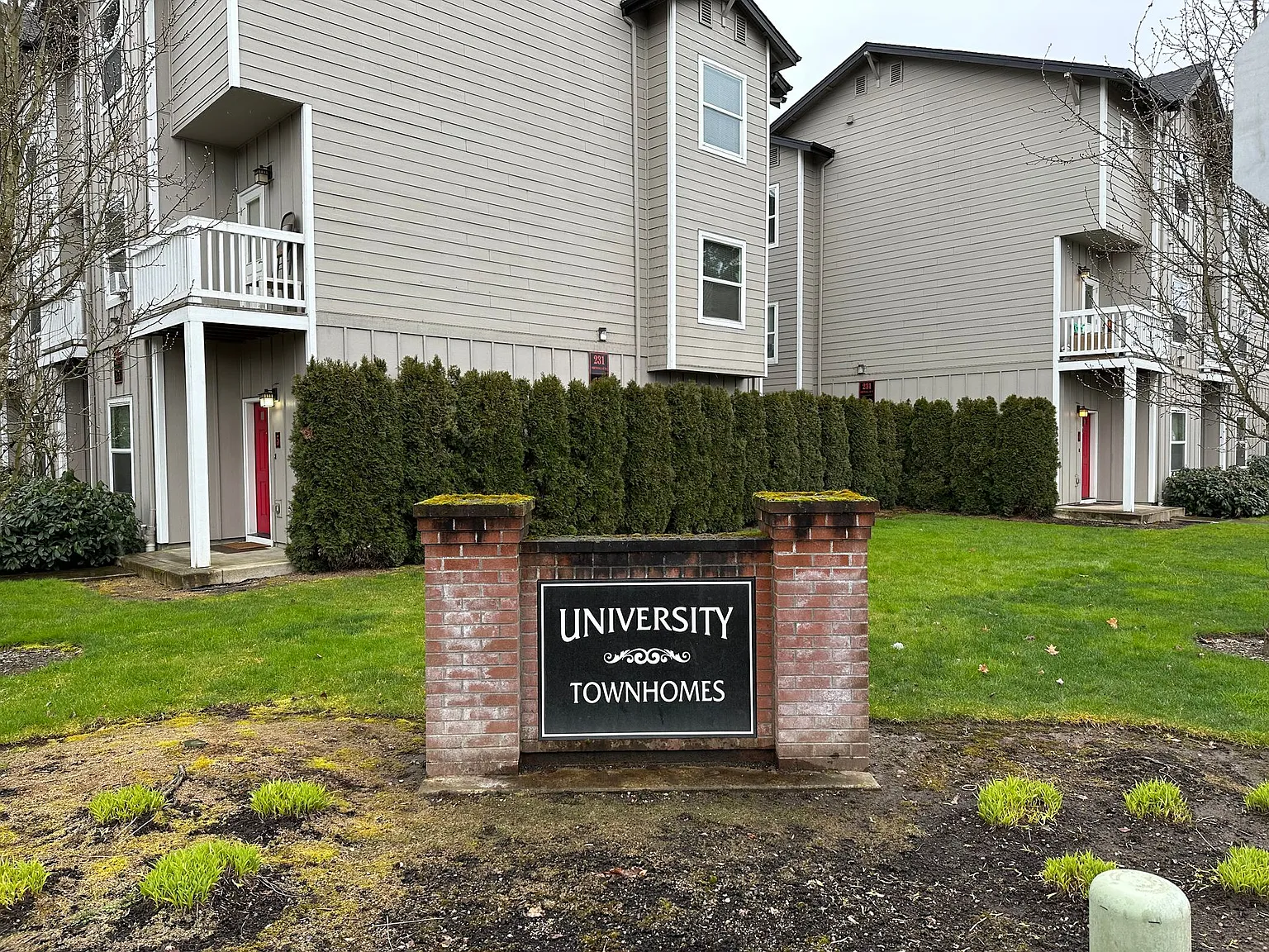 University Townhomes — Photo 1