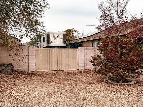 2nd image of 3327 N Yavapai St