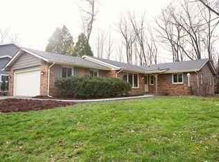 N82W16023 Valley View Dr, Menomonee Falls, WI 53051