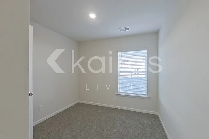 2191 Banyan Cir — Photo 14