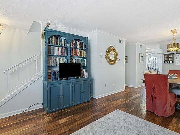5th image of 512 Peabody Sq Unit 512