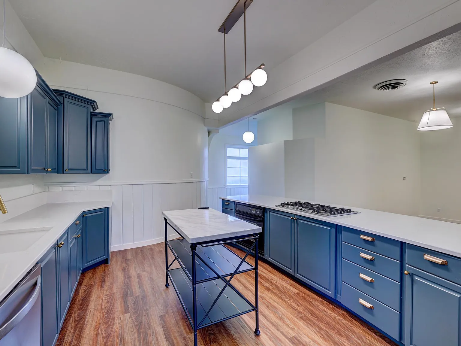 2761 W Bella St — Photo 3