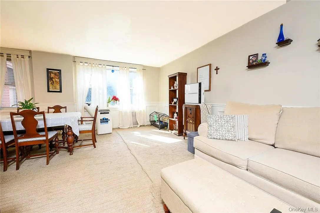 1 bed, 1.0 bath, 825 sqft, $2,000 — Photo 2
