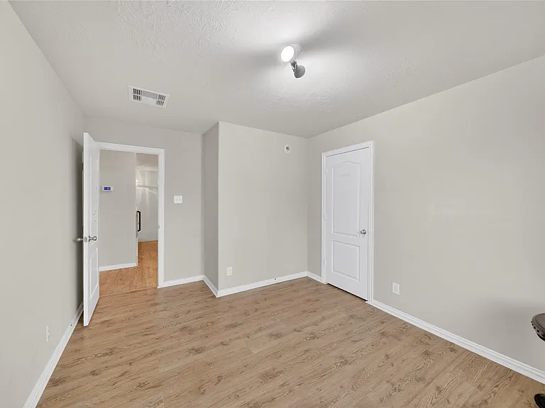 2411 Horned Owl Dr — Photo 37