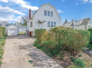 21 Copiague St, Valley Stream, NY 11580