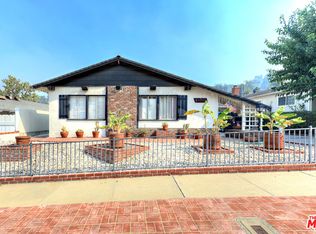 21607 Mulholland Dr, Woodland Hills, CA 91364