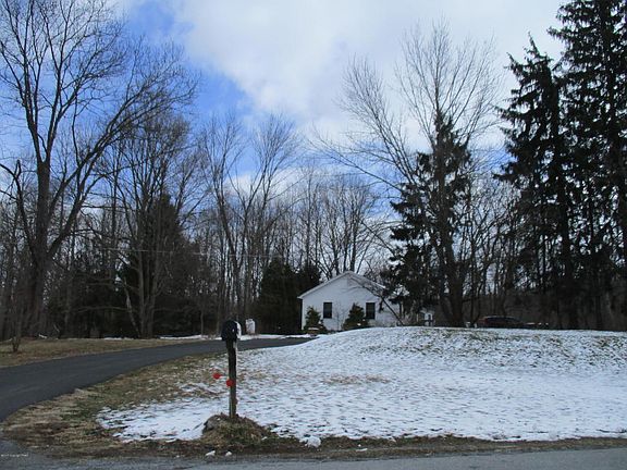 2nd image of 170 Hickory Ln