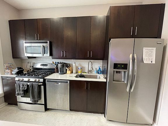 2nd image of 4016 N Kenmore Ave #4018-1NW