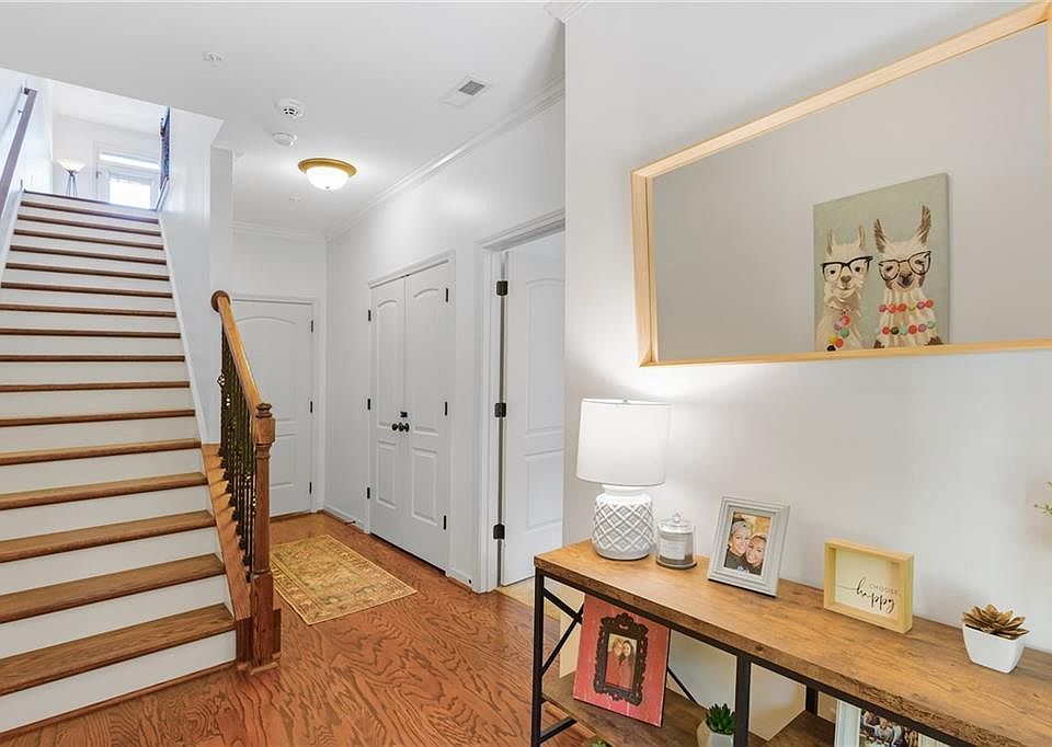 1st image of 1227 Poston Pl SE