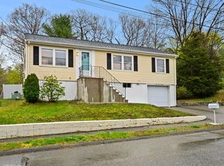 8 Pond Ter, Woburn, MA 01801