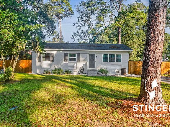 2nd image of 907 Belleview Cir W