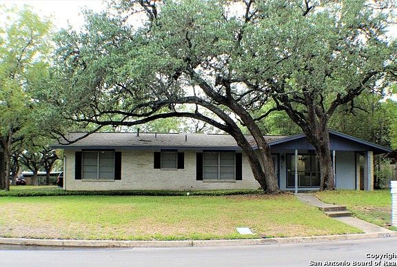 3rd image of 8703 Charro Ln