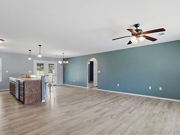 4th image of 838 Ingleside Dr