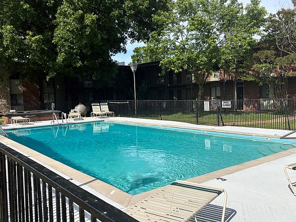 3rd image of 2134 Fairfax Ave APT E2