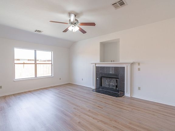 5th image of 3905 Kensington Dr