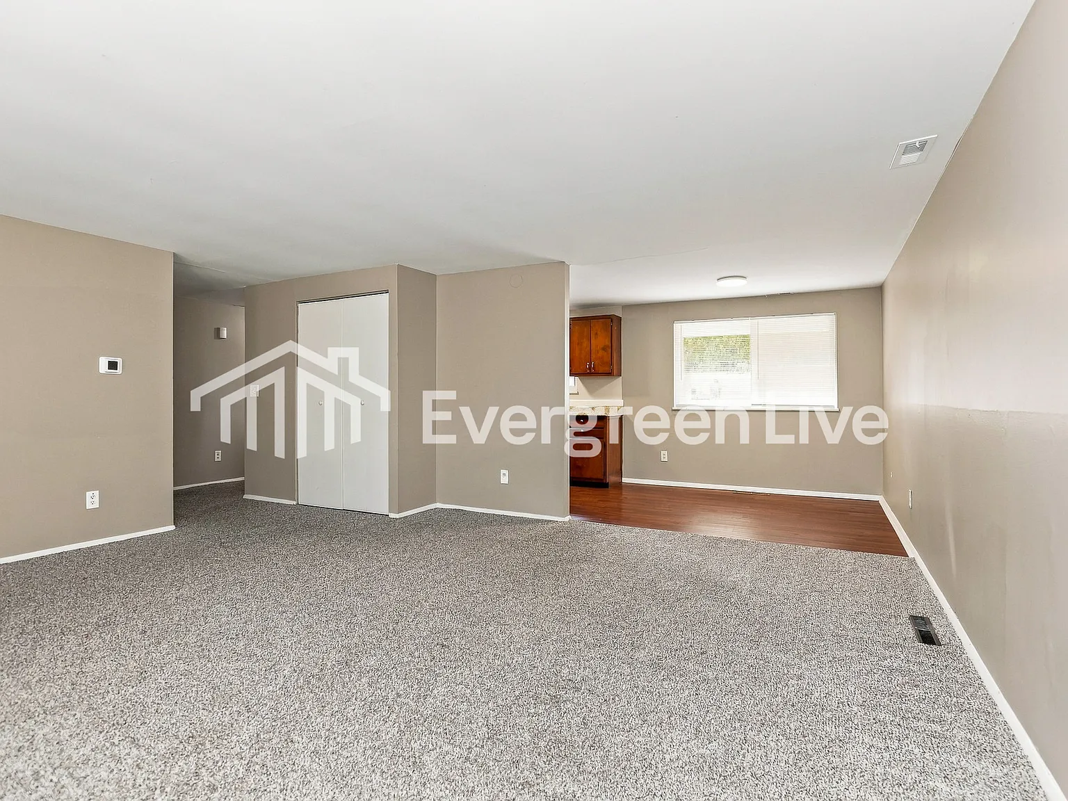 4 bed, 2.0 bath, 1376 sqft, $1,895 — Photo 4